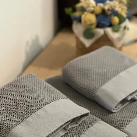 Blessings With Private Garden And Parking Apartment *