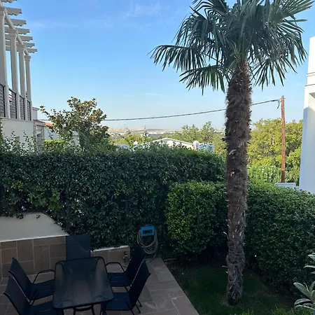 Apartment Blessings With Private Garden And Parking *