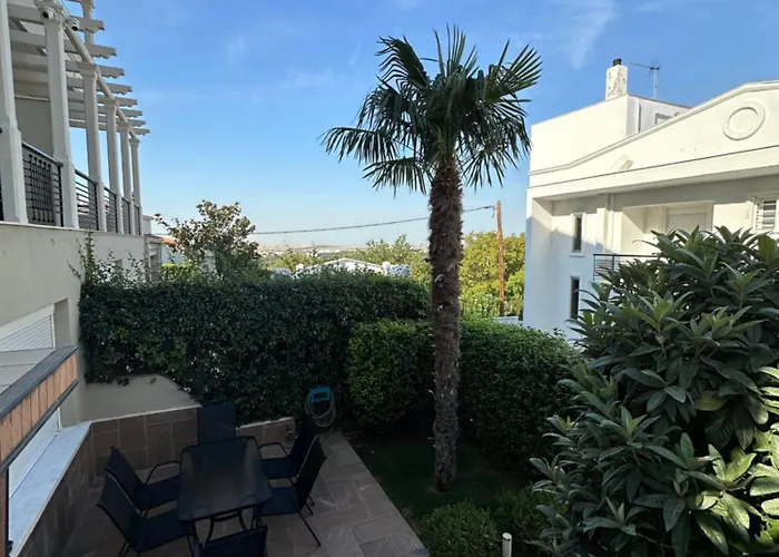 Blessings With Private Garden And Parking *